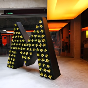 Instalación efímera Fábrica Moritz Barcelona diseño