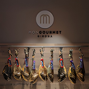 Proyecto interiorismo tienda delicatessen Mon Gourmet Girona